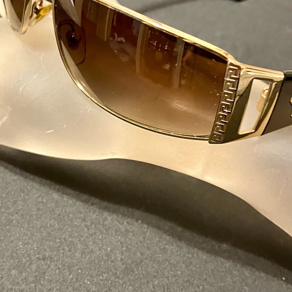 Versace Mod. 2021 1002/13  Black And Gold  Frame Sunglasses Made In ITALY - Picture 2 of 6